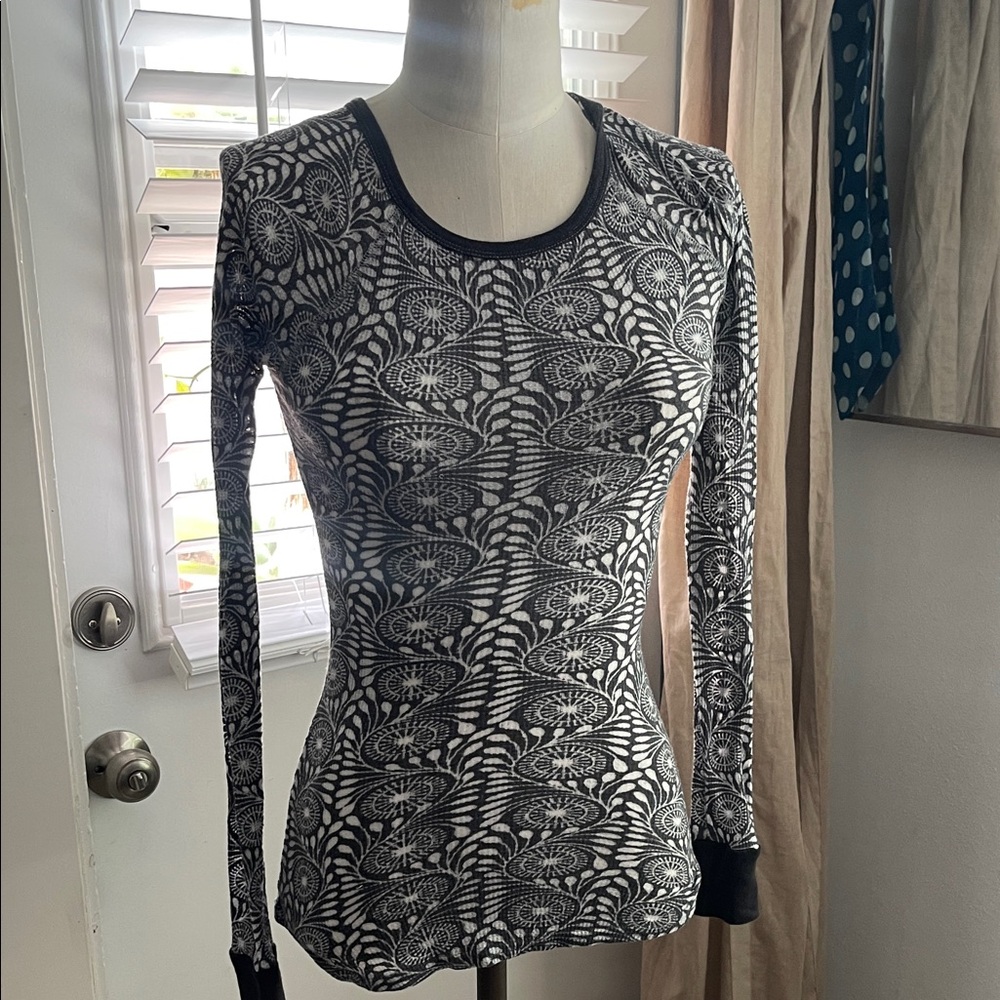 Free People Long Sleeve Black Gray & White Patterned Women's Top